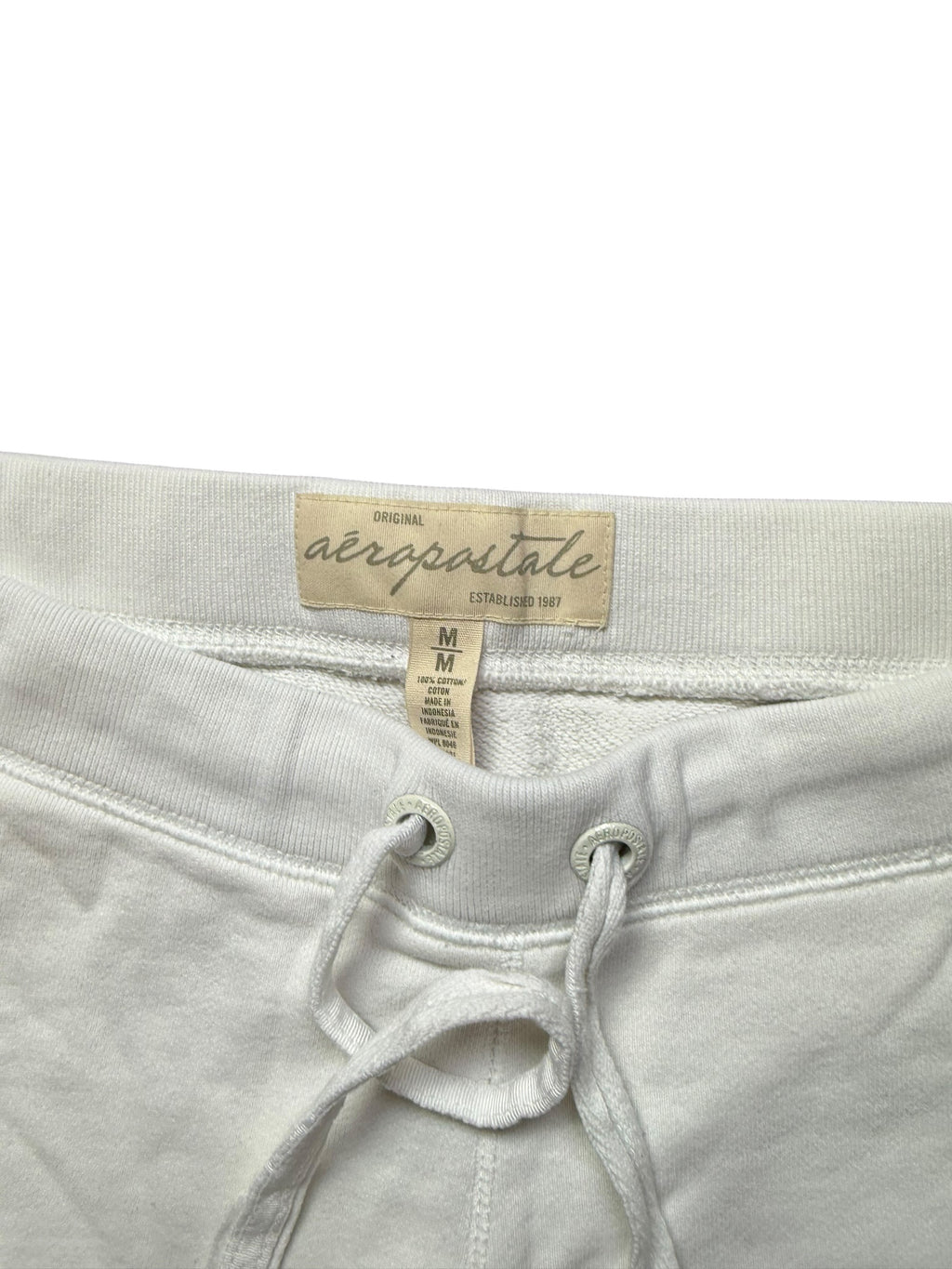 White Aeropostale Low Rise Capri Sweatpants (Medium)