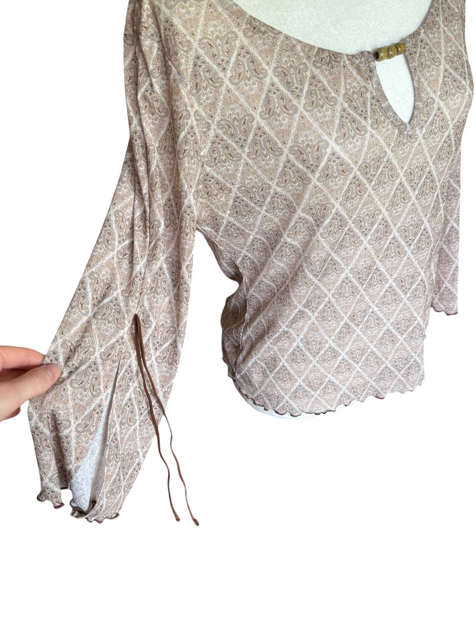 Mesh patterned 3/4 sleeve top (Large)